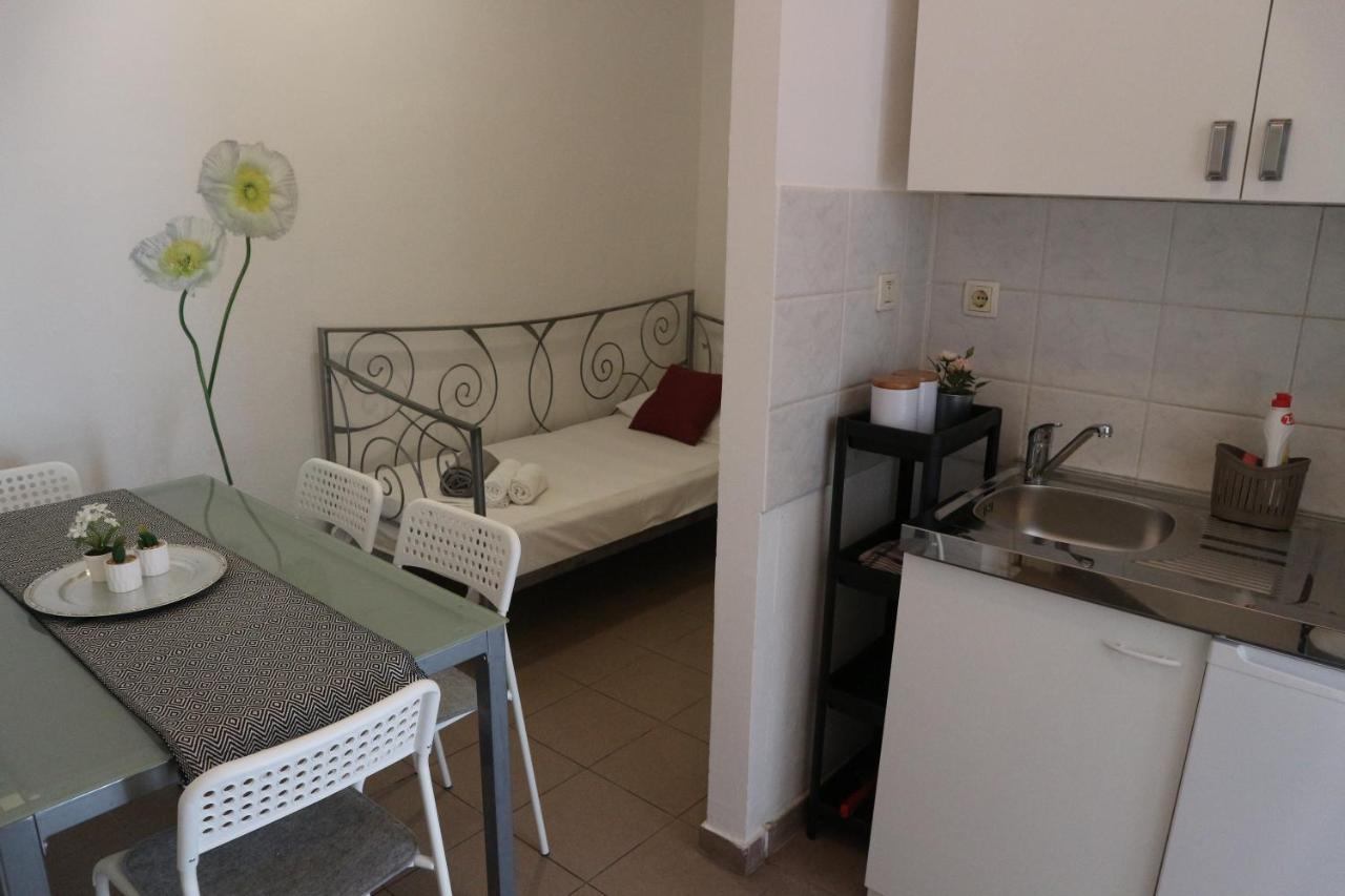 Apartments Joko Omis Exterior photo